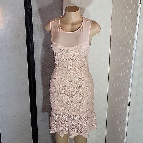 BRAND NEW FLT STUDIO SLEEVELESS BODYCON DRESS WITH RUFFLE HEM - Picture 11 of 13